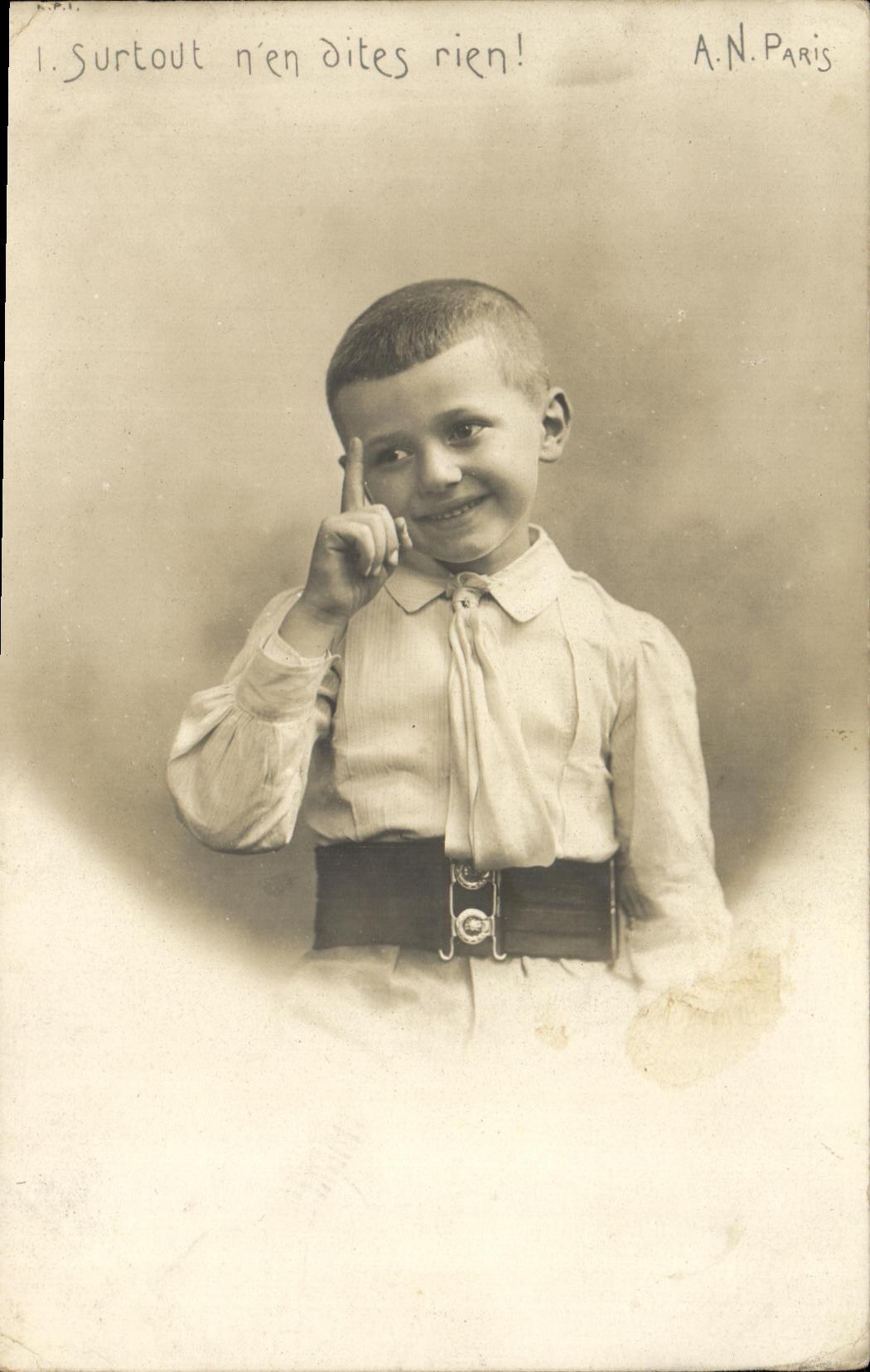 VINTAGE POSTCARD Fantasy Child Especially N of known as nothing Doctor