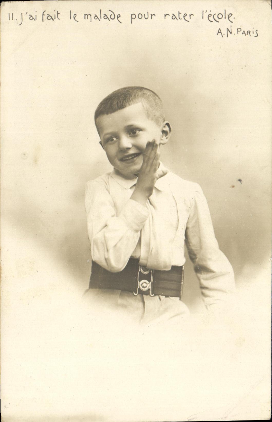 VINTAGE POSTCARD Fantaisie Child J made the patient to miss L school Doctor