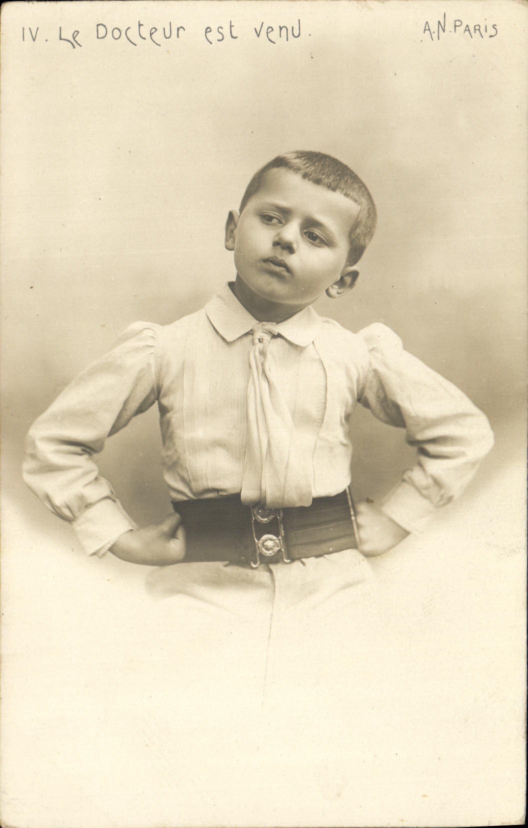 CPA Fantaisie Enfant Le docteur est venu