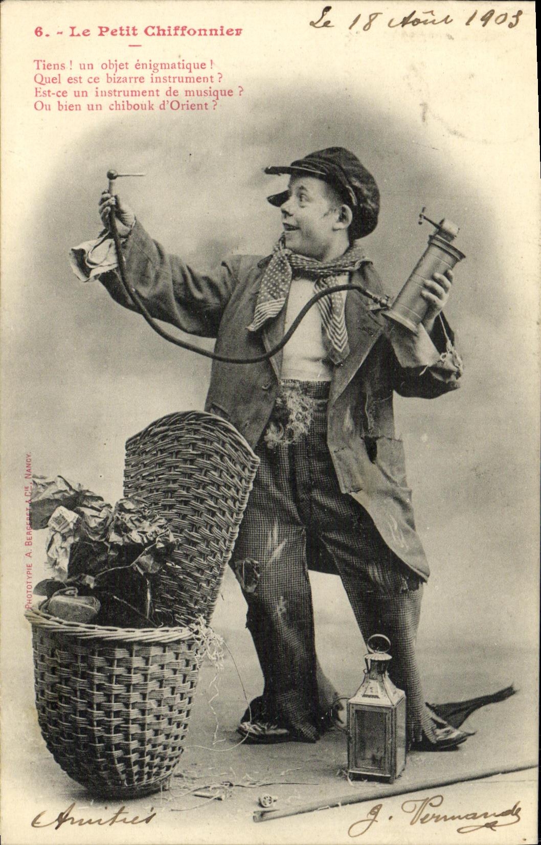 CPA Fantaisie Enfant Le petit chiffonnier