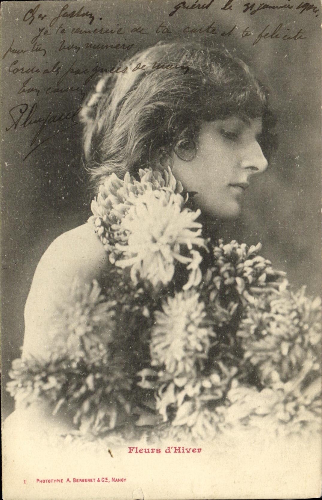 CPA Fantaisie Femme Fleurs d hiver