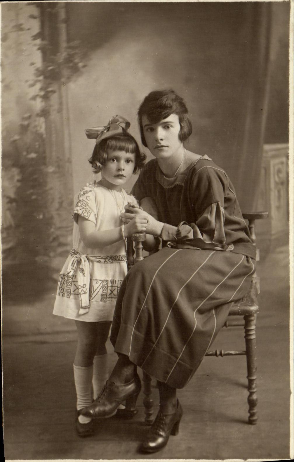 CARTE PHOTO Fantaisie Femme et enfant