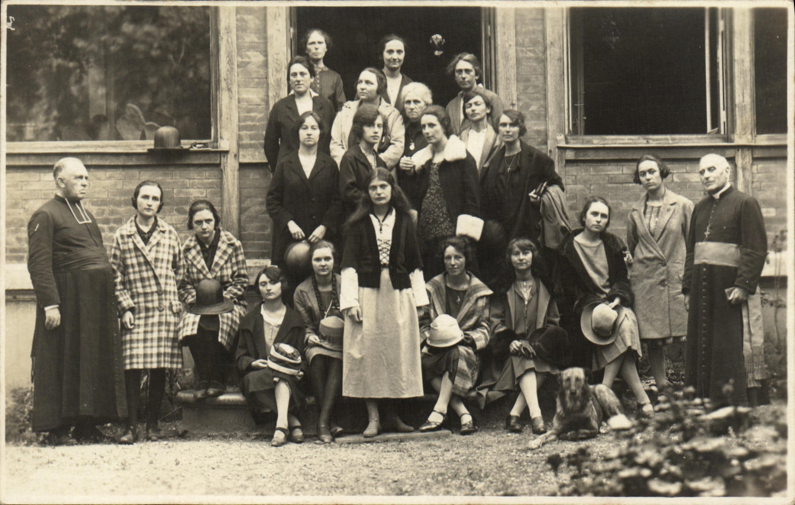 CARTE PHOTO Nancy 1926 Femmes et pretres