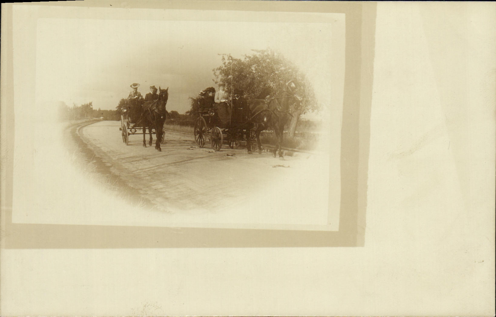 CARTE PHOTO Caleche 
