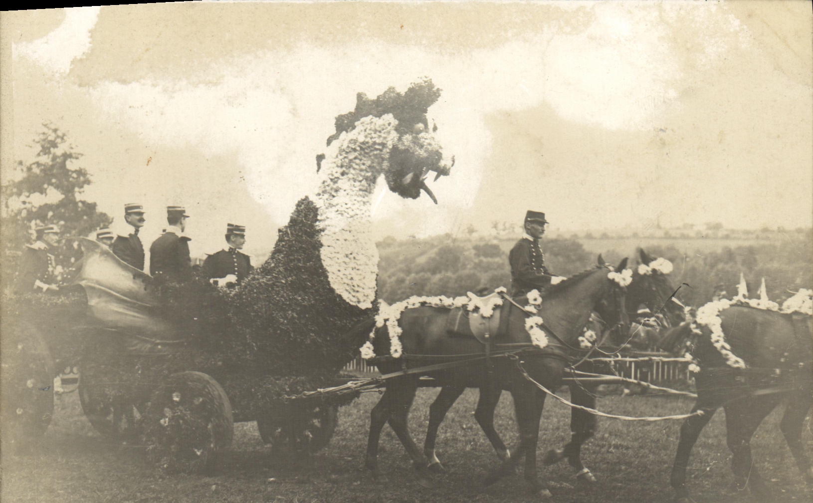 CARTE PHOTO Attelage Dragon Militaira