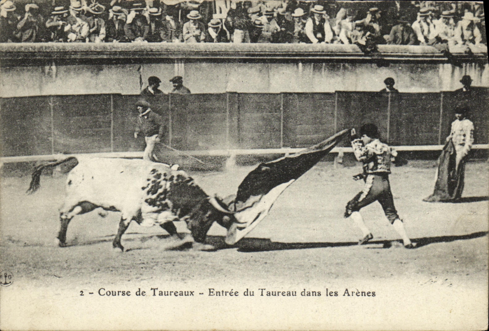 CPA Sport Espagne Corrida Toro Taureau Entree du taureau dans les arenes