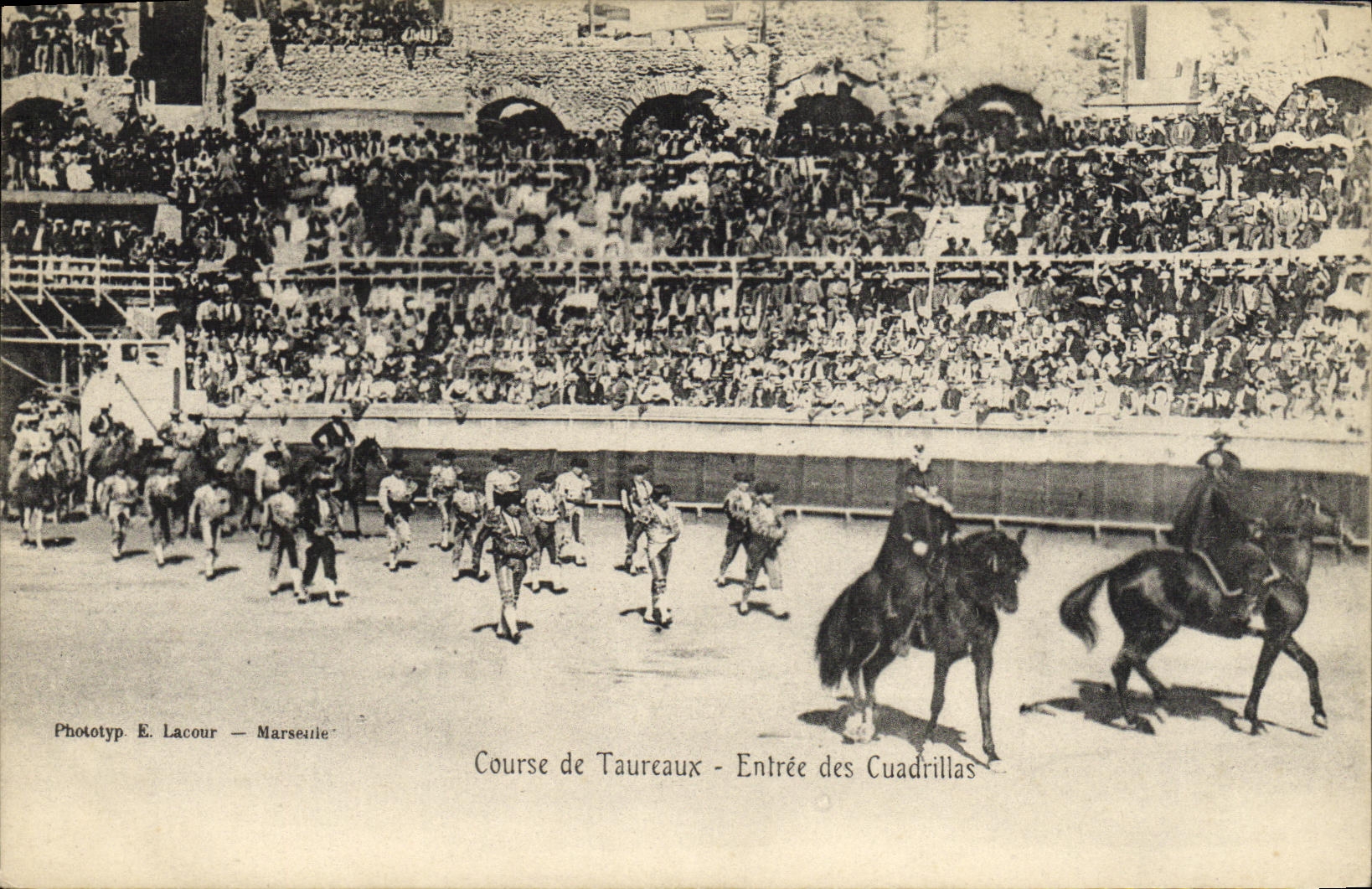 Corrida Toro Bull de Espana del deporte de la POSTAL de la VENDIMIA incorporada de Cuadrillas