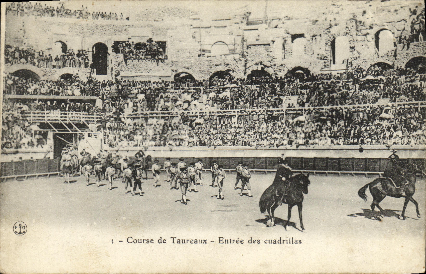 La corrida Toro Bull de Espana del deporte de la POSTAL de la VENDIMIA entro de los cuadrillas
