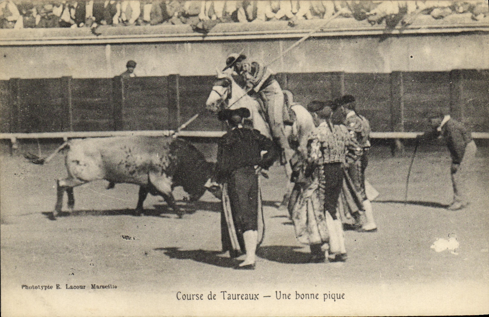 CPA Sport Espagne Corrida Toro Taureau Une bonne pique