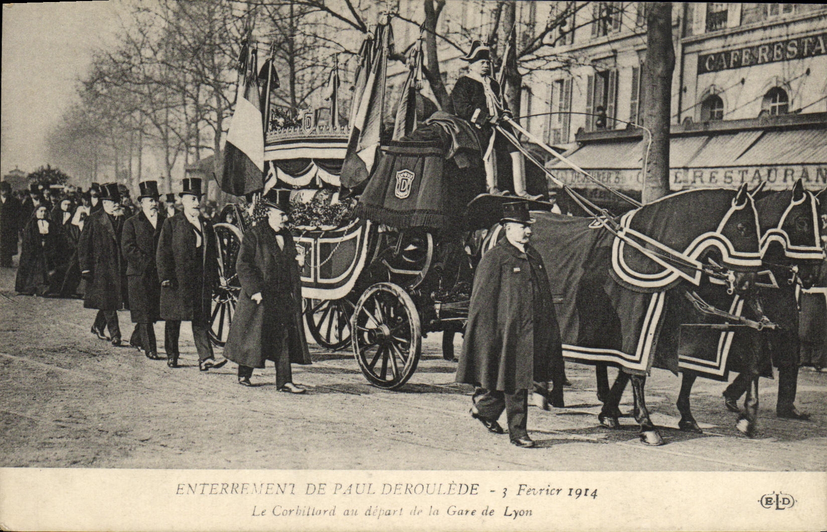 CPA Enterrement de Paul Deroulede 3 fevrier 1914 Le corbillard au depart de la gare de Lyon