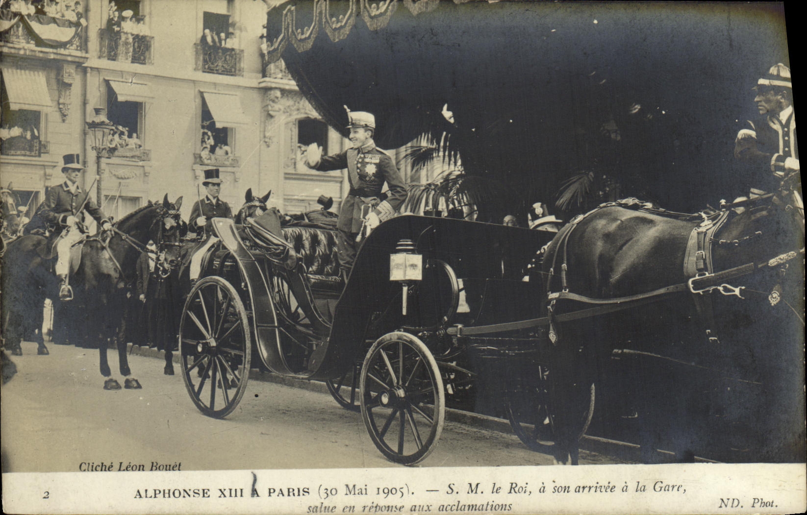 VINTAGE POSTCARD SM Visite Alphonse XIII has Paris SM the King has his arrival at the station
