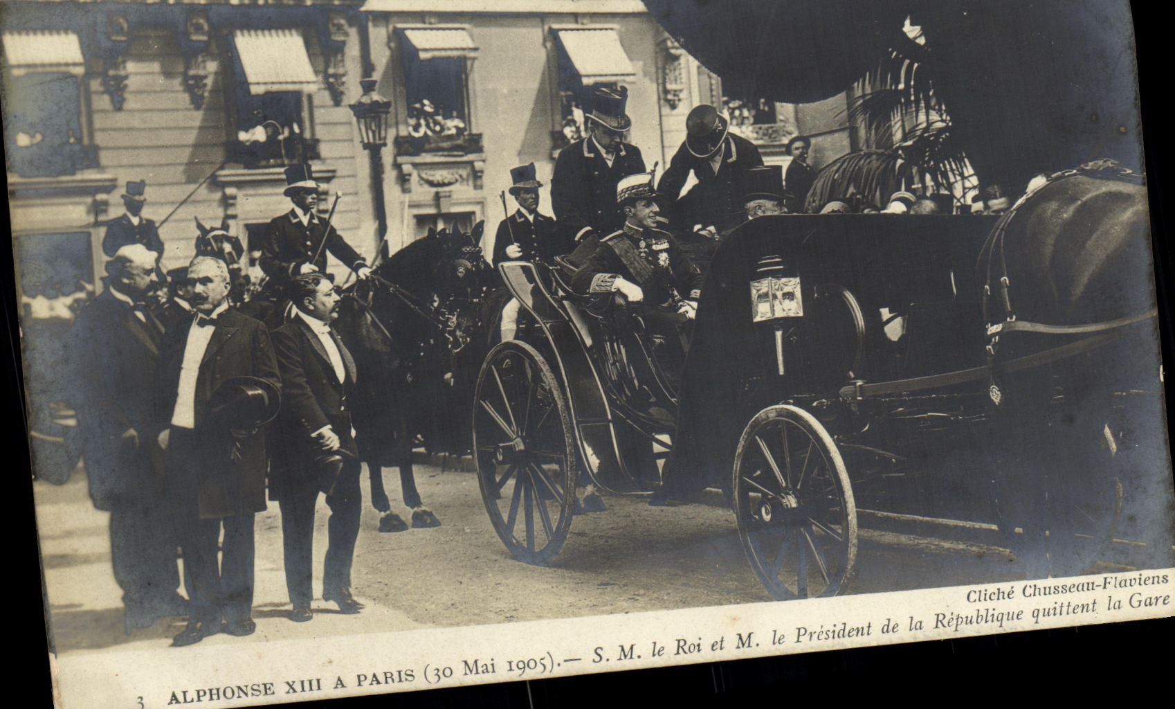 CPA Visite de SM Alphonse XIII a Paris SM le roi et le President de la Republique quittent la gare