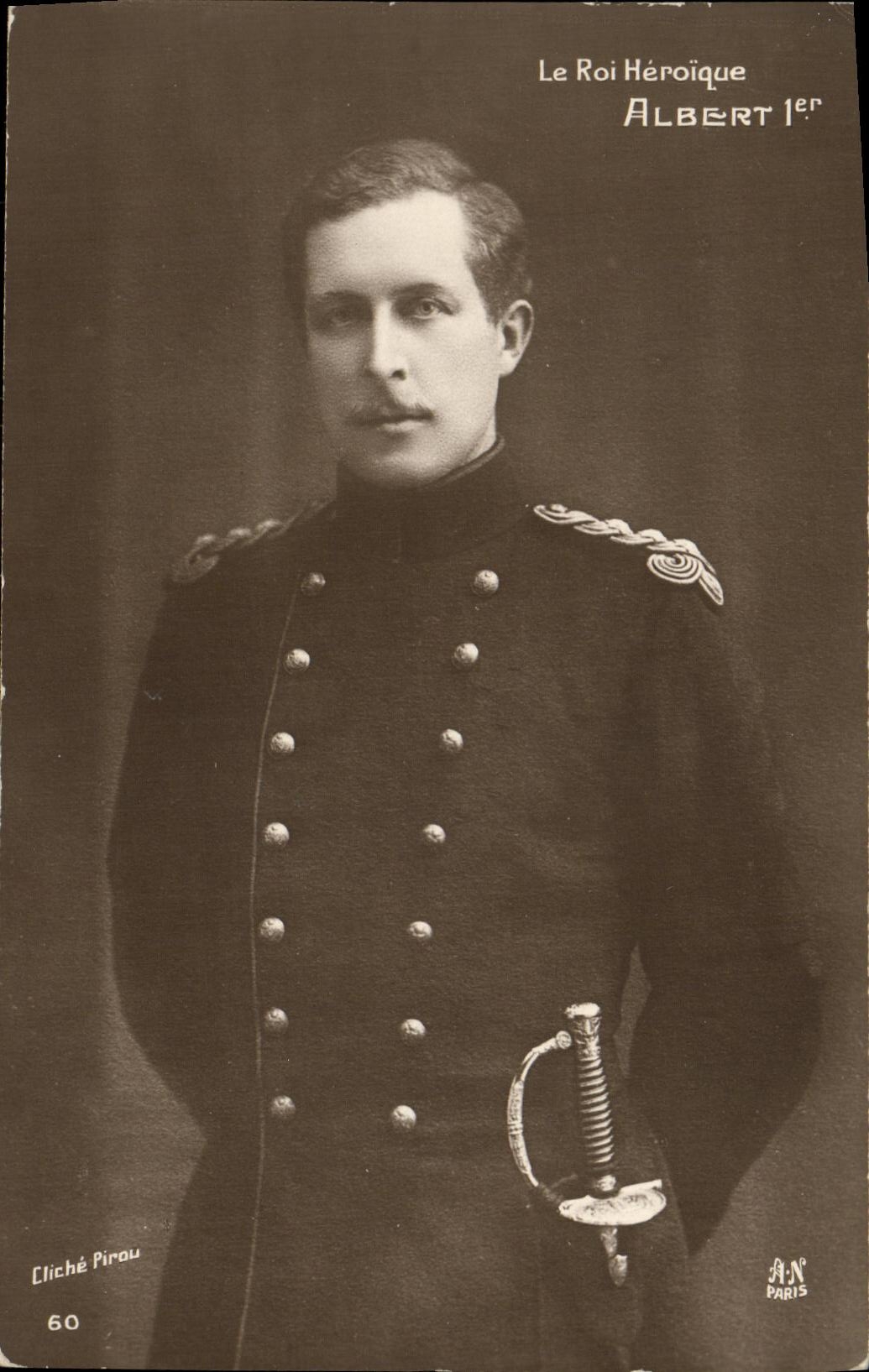 CPA Le roi heroique Albert 1er Militaria