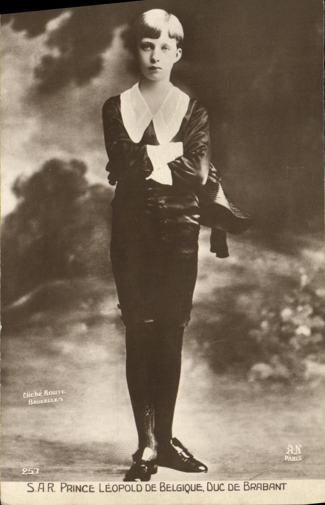 CPA SAR Pricne Leopold de Belgique Duc de Brabant