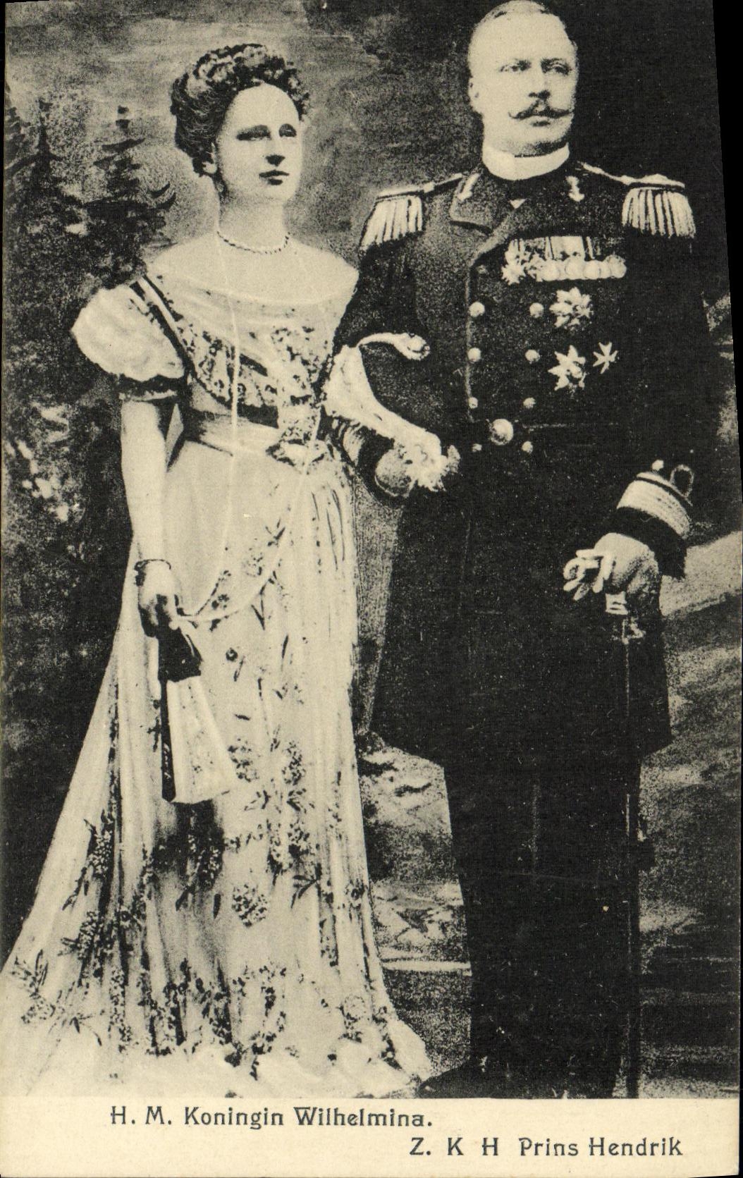 VINTAGE POSTCARD HM Koningin Wilhelmina ZKH Prins Hendrik