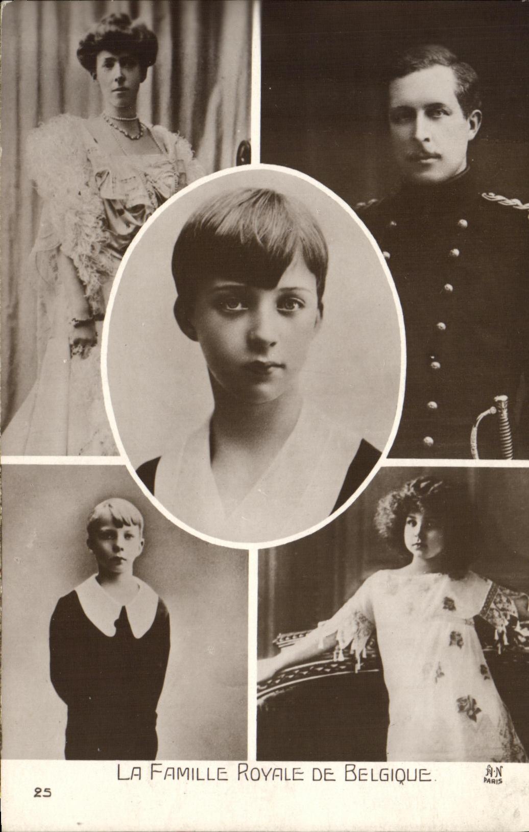 CPA Albert 1er Roi de Belgique La famille royale de Belgique 