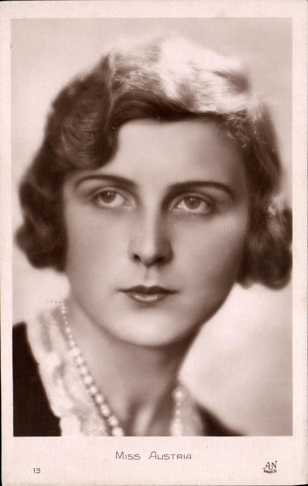 VINTAGE POSTCARD Fantasy Woman Austria Miss