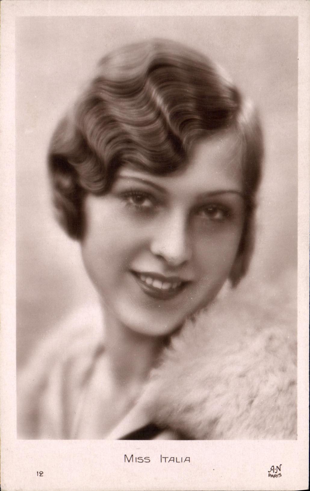 VINTAGE POSTCARD Fantasy Woman Italia Miss