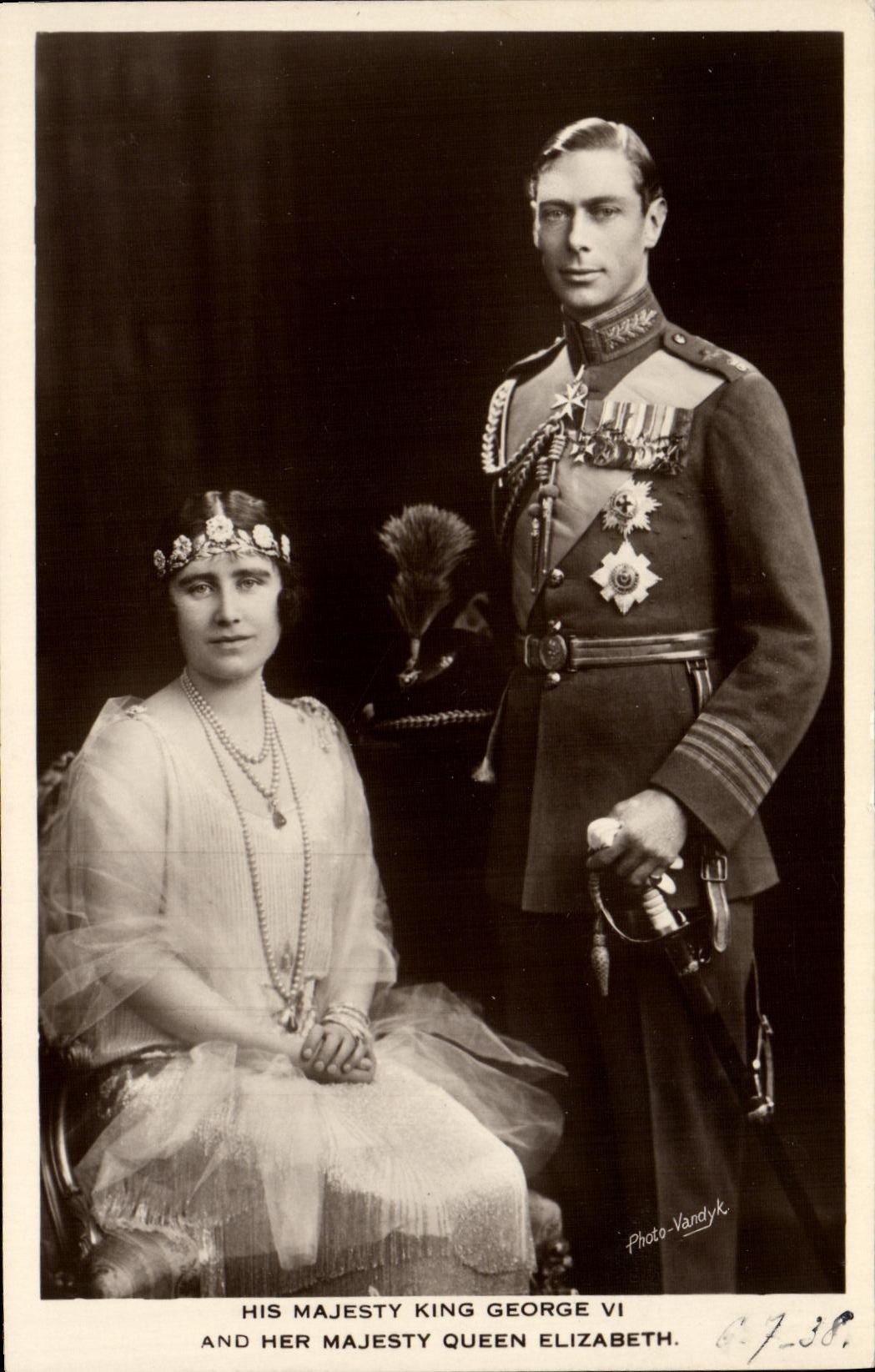 CPA HM King George VI Queen Elizabeth