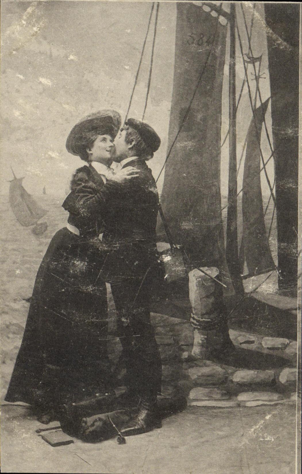 CPA Fantaisie Femme Marin