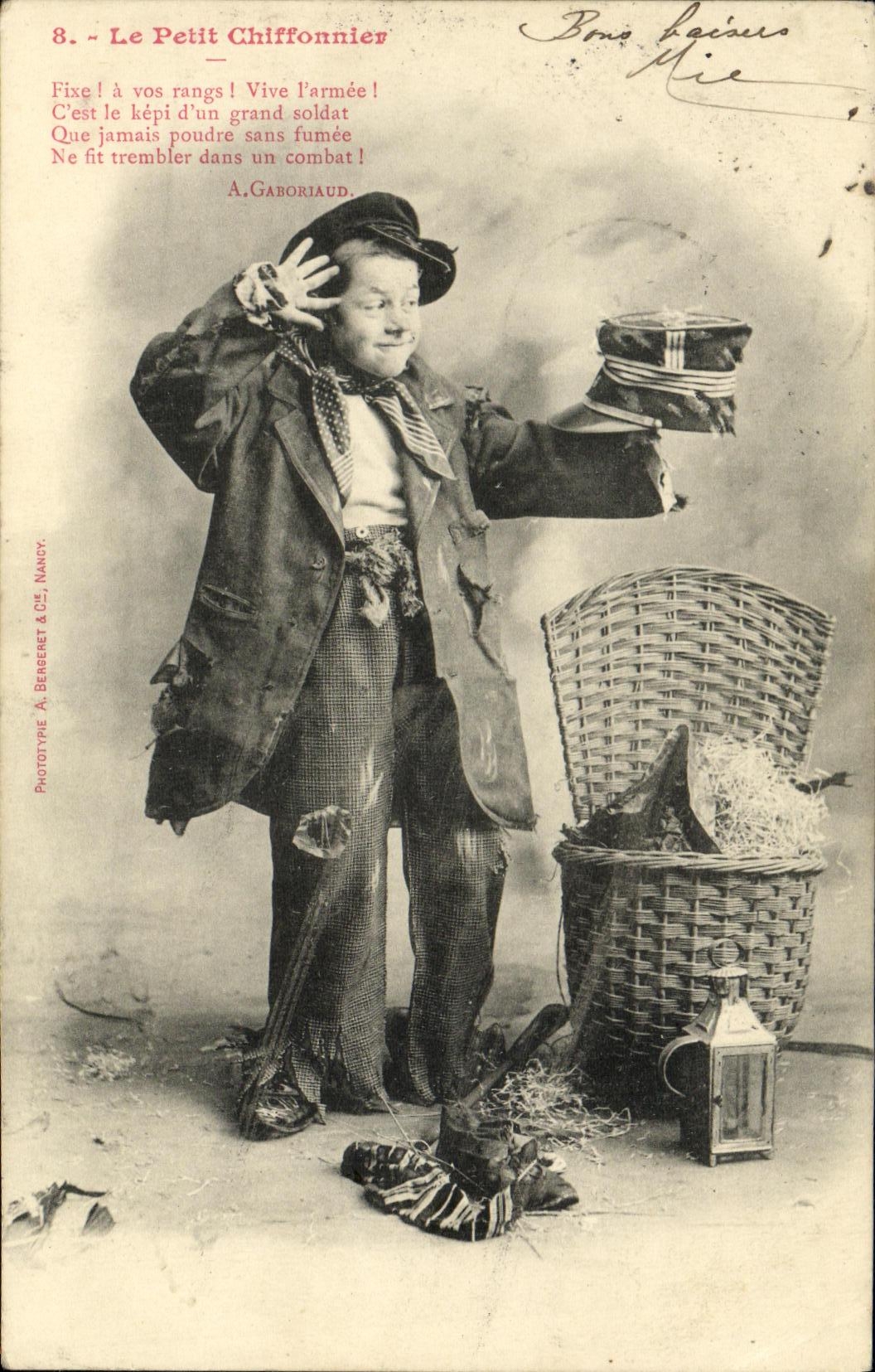 CPA Fantaisie Enfant Le petit chiffonnier