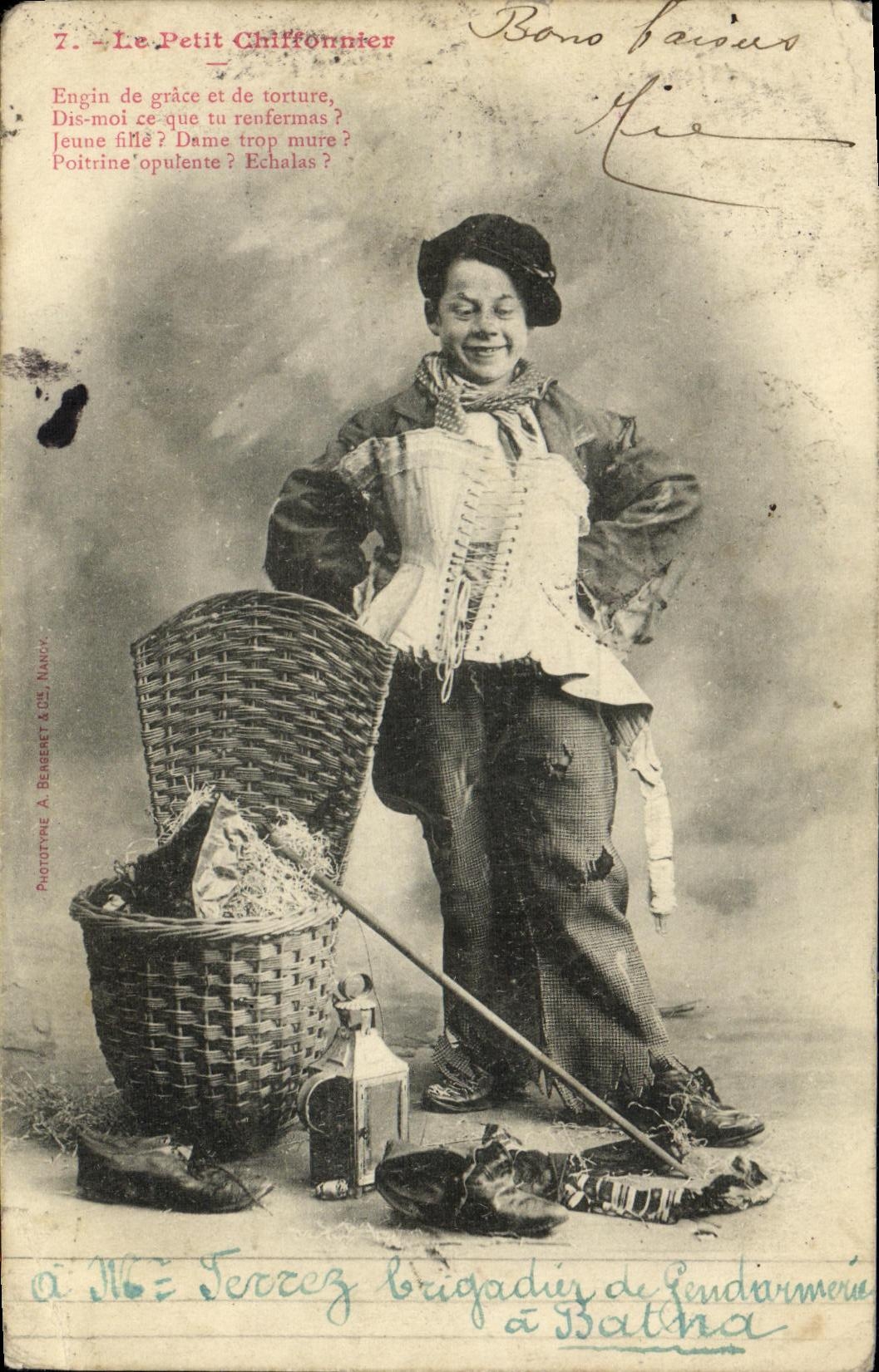 CPA Fantaisie Enfant Le petit chiffonnier 