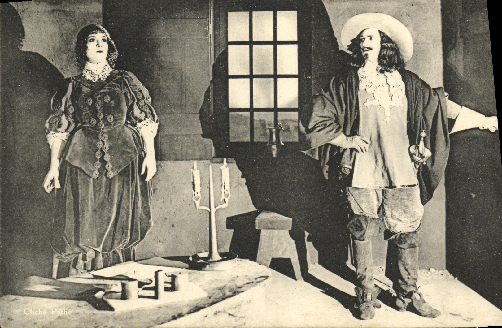 CPA Cinema Les Trois mousquetaires Alexandre Dumas