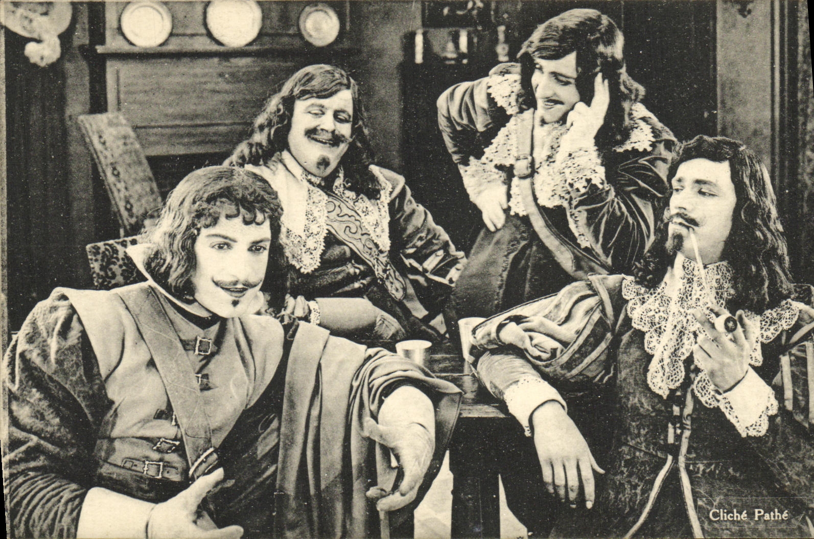 CPA Cinema Les Trois mousquetaires Alexandre Dumas