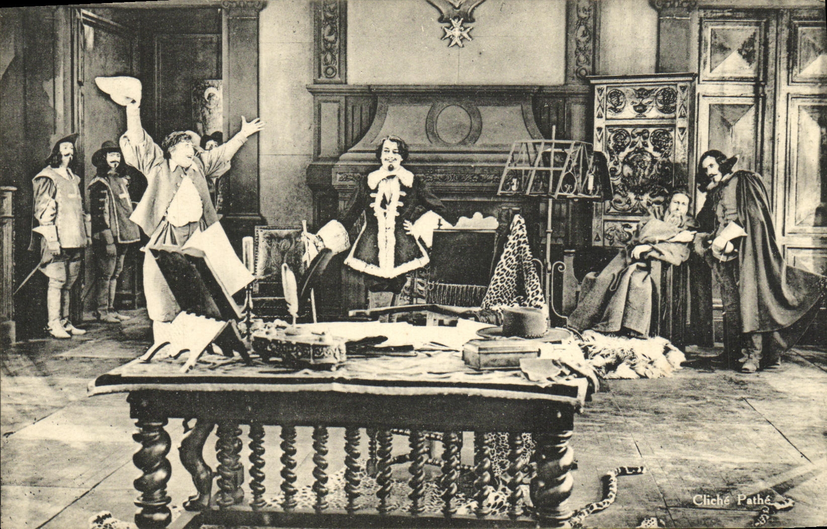 CPA Cinema Les Trois mousquetaires Alexandre Dumas