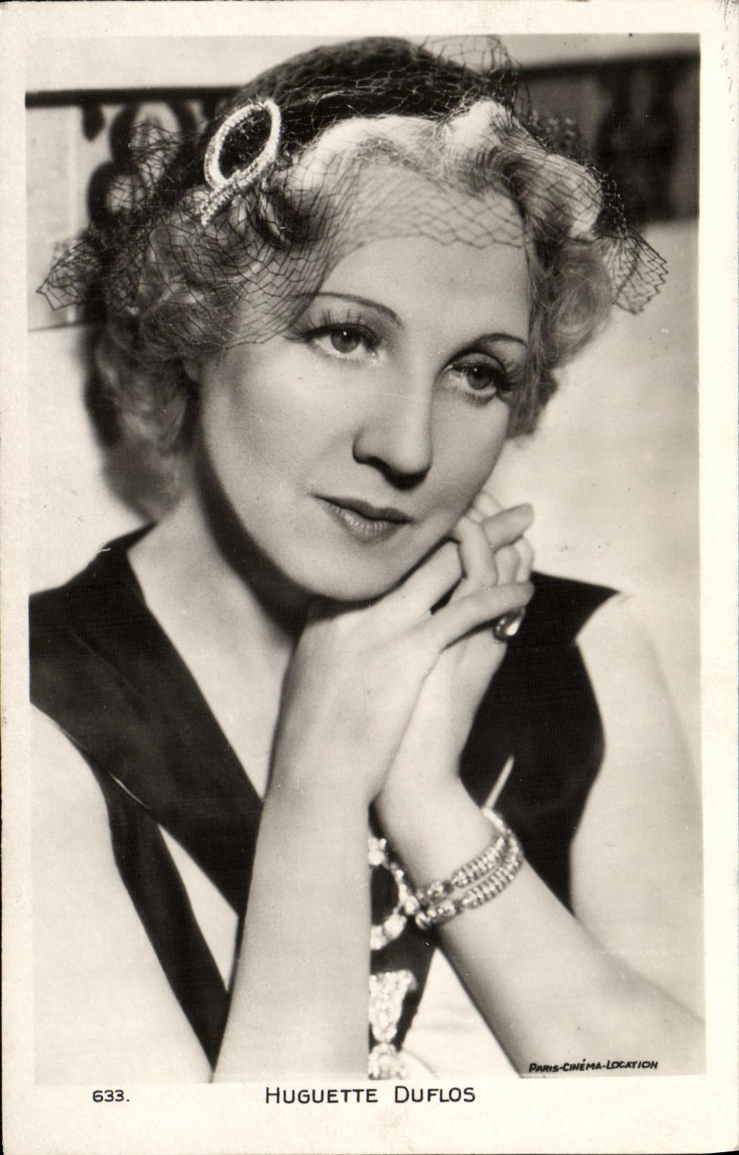 VINTAGE POSTCARD Cinema Huguette Duflos