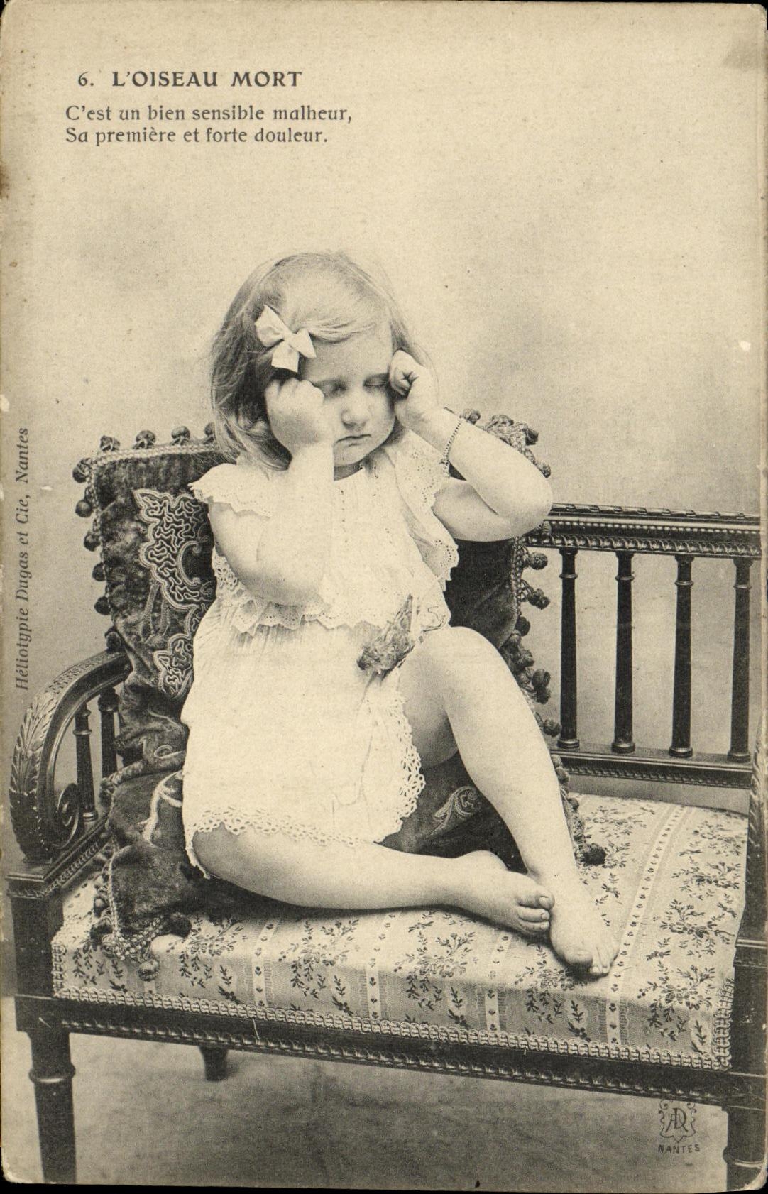 CPA Fantaisie Enfant L oiseau mort 