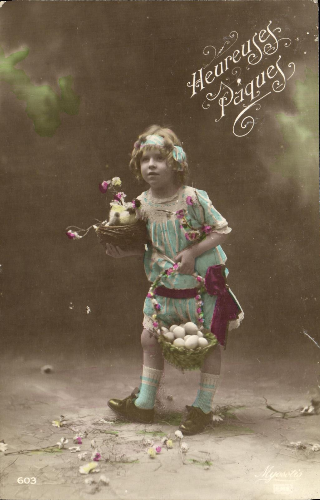 CPA Fantaisie Enfant Paques oeufs