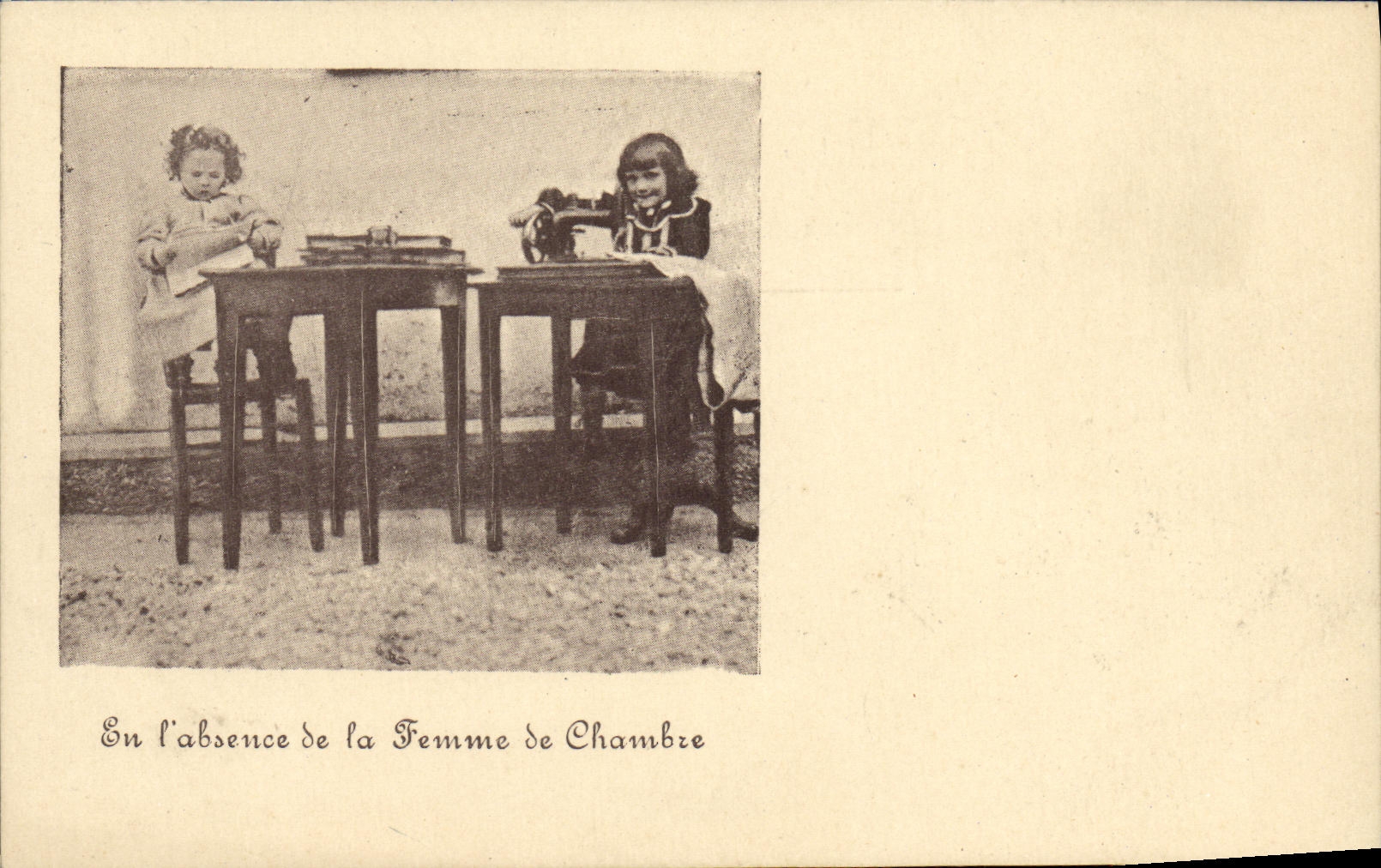 CPA Fantaisie Enfants En l absence de la femme de chambre