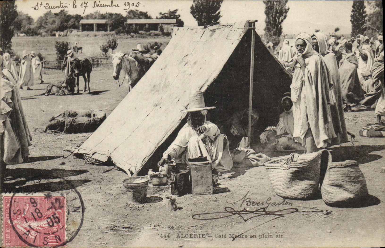 VINTAGE POSTCARD Algeria Coffee Moor in the open air