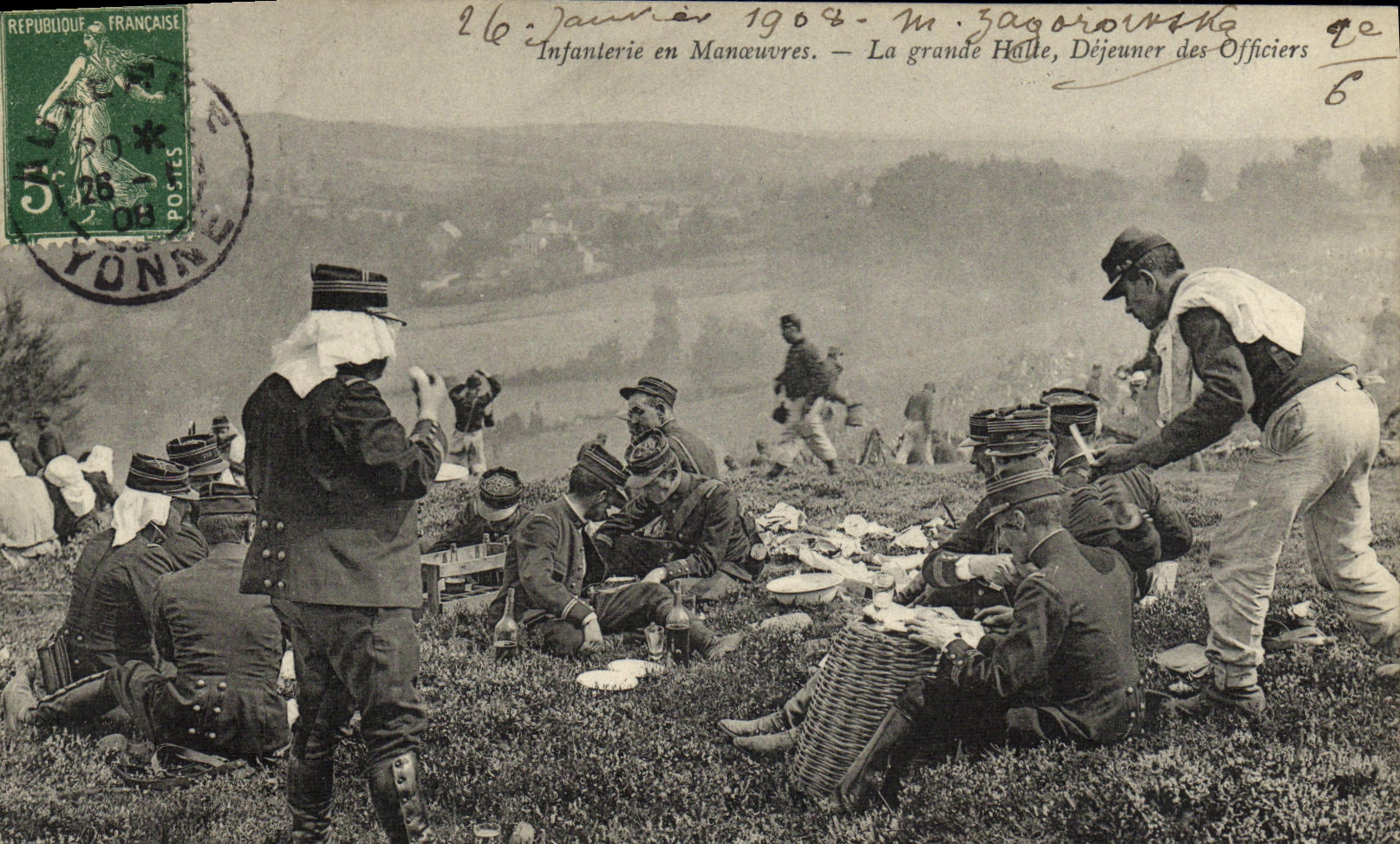 Infanteria de la POSTAL de la VENDIMIA en operaciones que el almuerzo grande del mercado del Militaria manda
