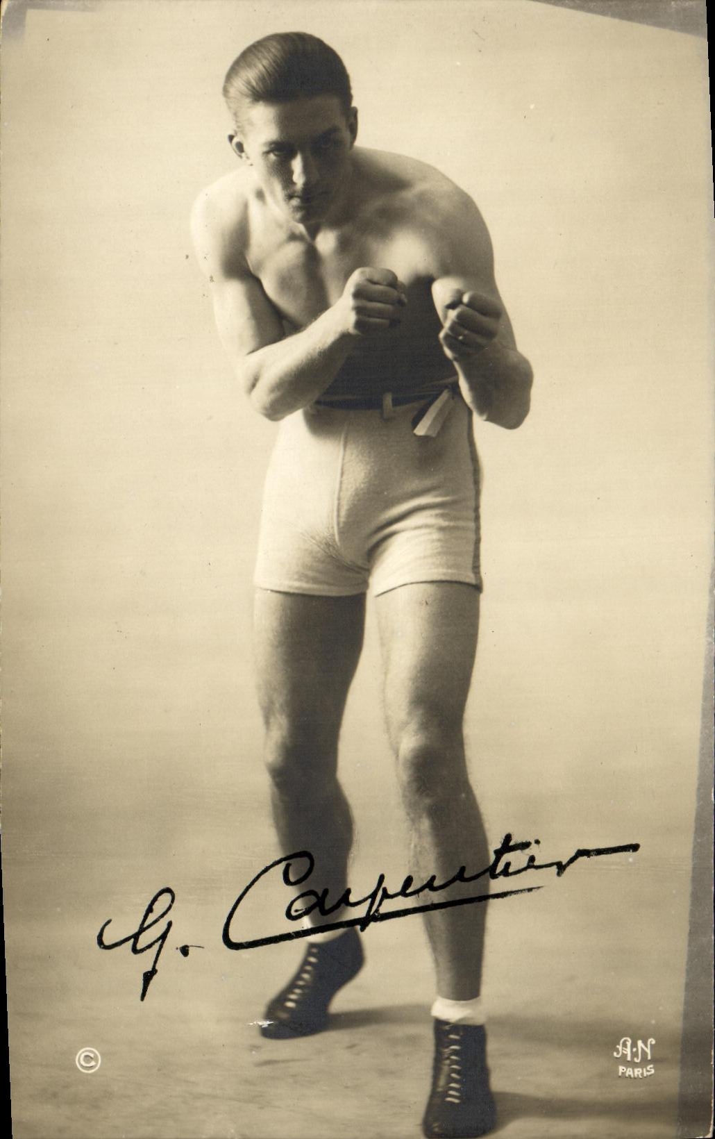 VINTAGE POSTCARD Boxeur Boxes dedicacee Carpentier