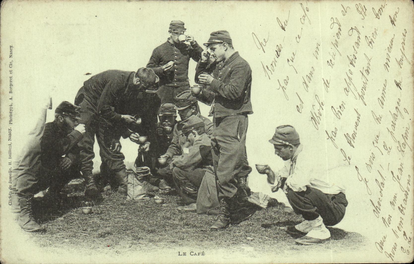 CPA Militaria Le cafe