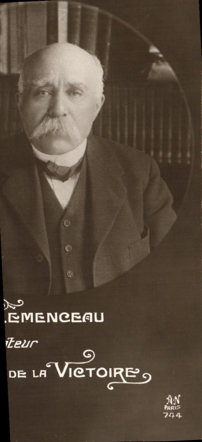 VINTAGE POSTCARD Clemenceau Militaria