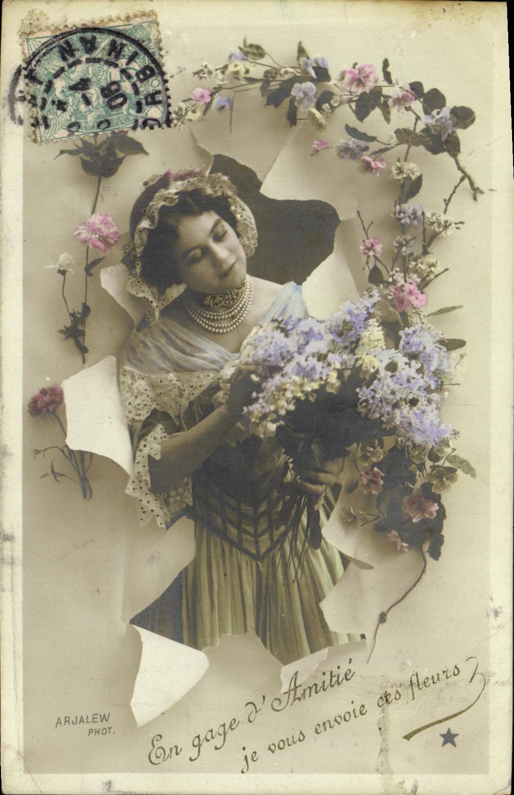 CPA Fantaisie Femme Fleurs