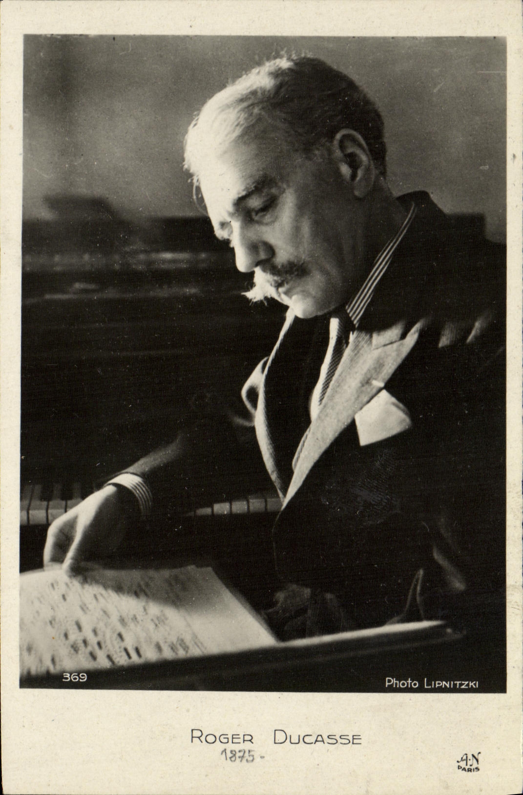 VINTAGE POSTCARD Political Roger Ducasse