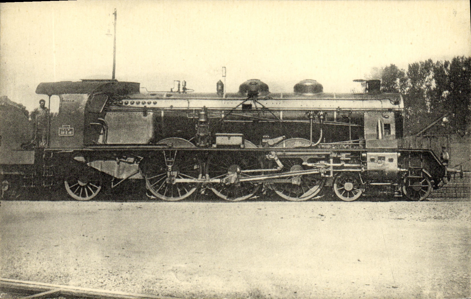 VINTAGE POSTCARD Train Engine Machine 231 D 48