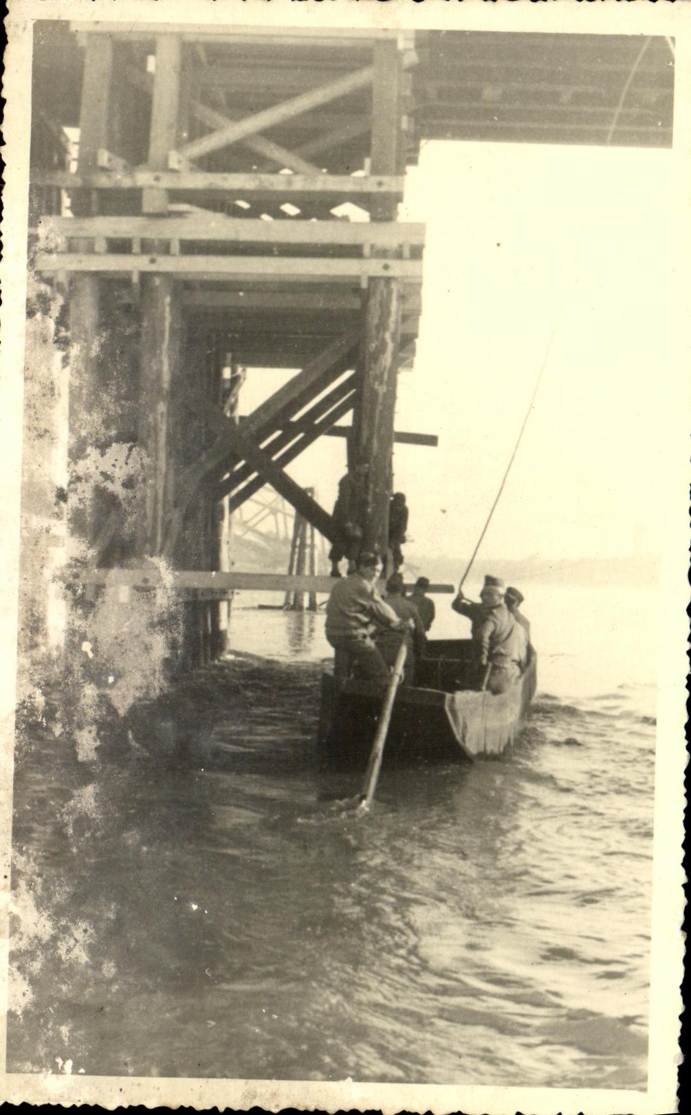 MODERN CARD Militaria 2nd world war Boat