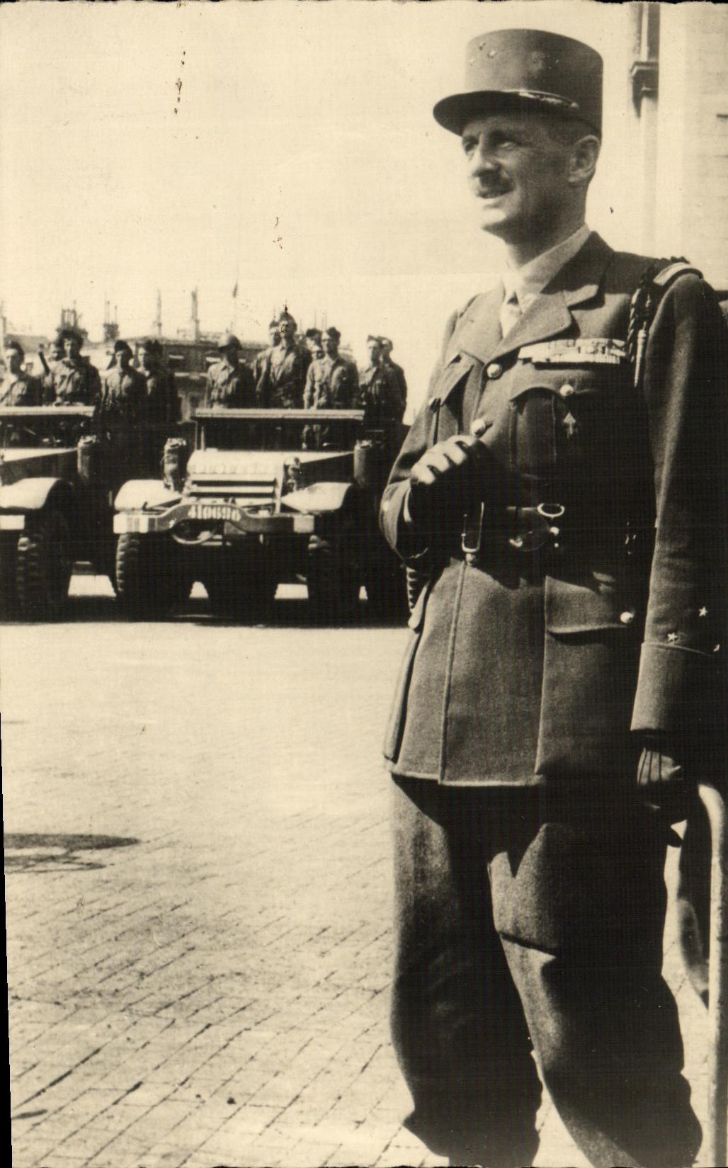 CPM Militaria 2eme guerre mondiale General Leclerc