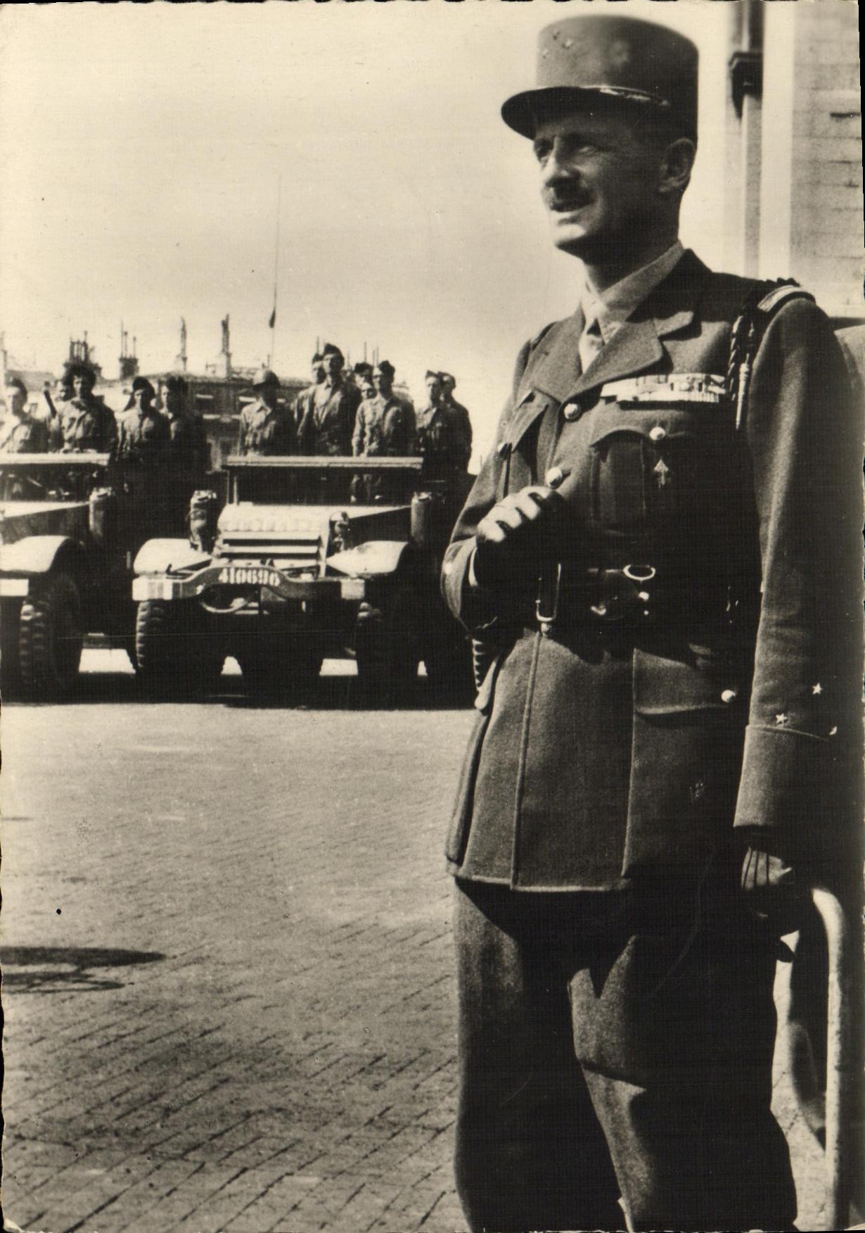 CPM Militaria 2eme guerre mondiale General Leclerc