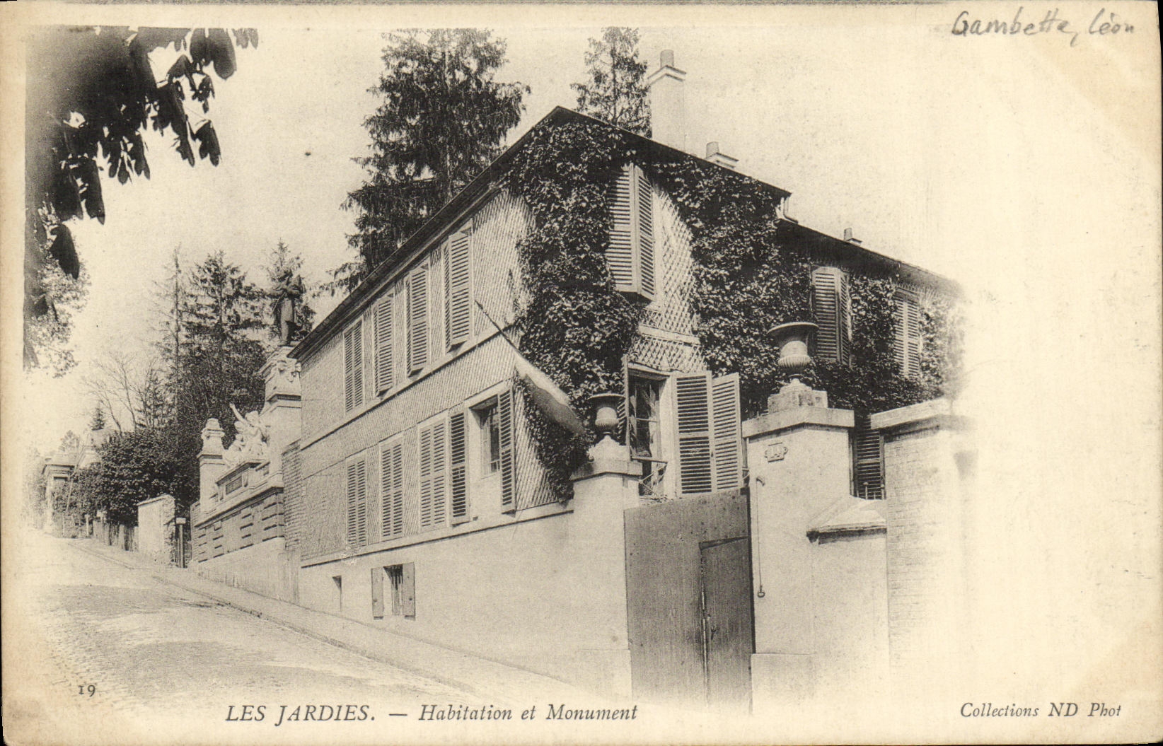 CPA Les Jardies Habitation et Monument Gambetta Sevres