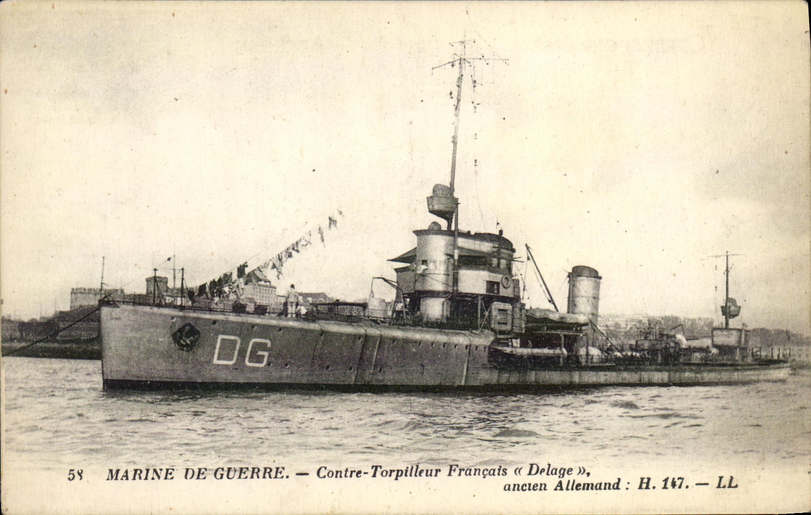 VINTAGE POSTCARD Boat Navy Against French Destroyer Delage old German H 147