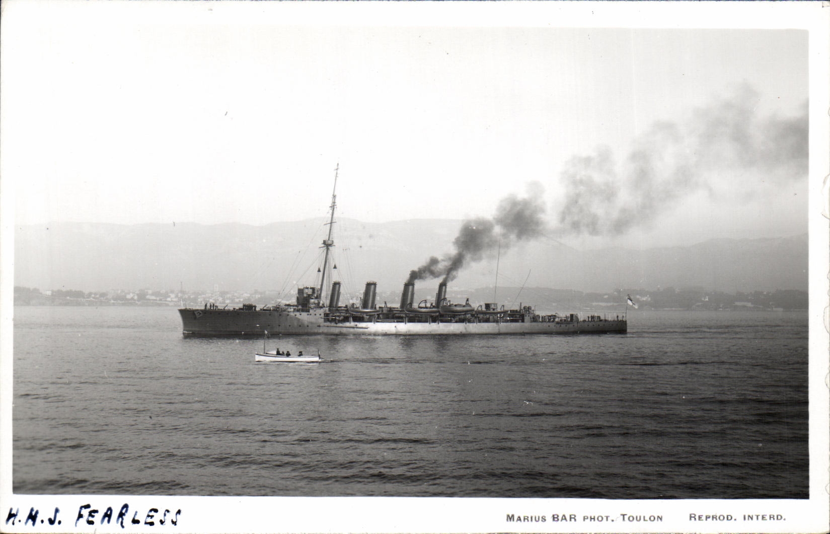 CPA Bateau HMS Fearless