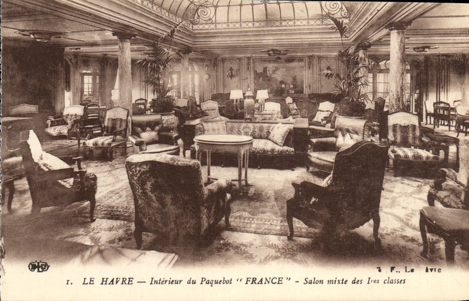 El barco Le Havre de la POSTAL de la VENDIMIA la silla de cubierta mezcló la sala de estar de Francia de las 1ras clases