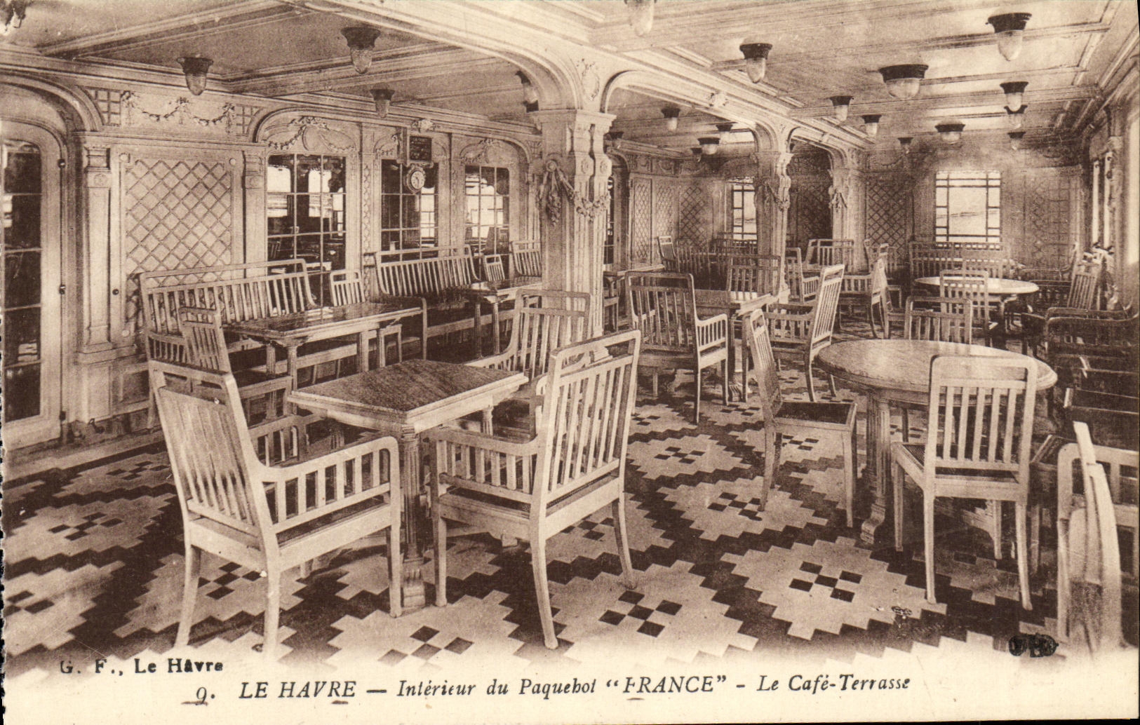 Barco Le Havre de la POSTAL de la VENDIMIA la silla de cubierta Francia la terraza del café