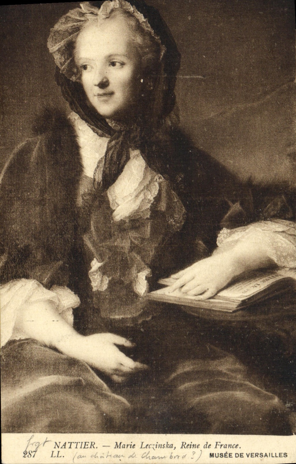 VINTAGE POSTCARD Nattier Marie Leczinska Queen of France Museum of Versailles